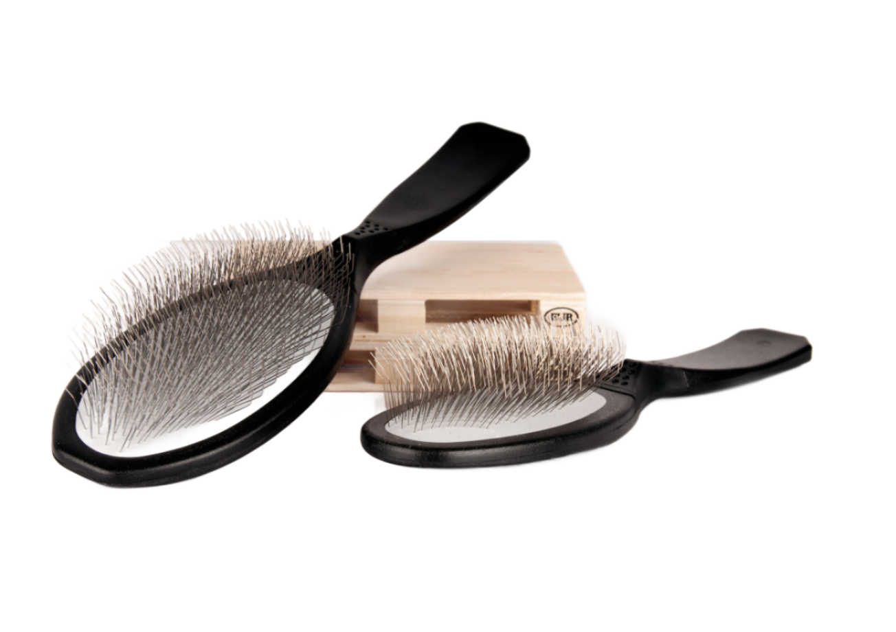 Show tech slicker clearance brush